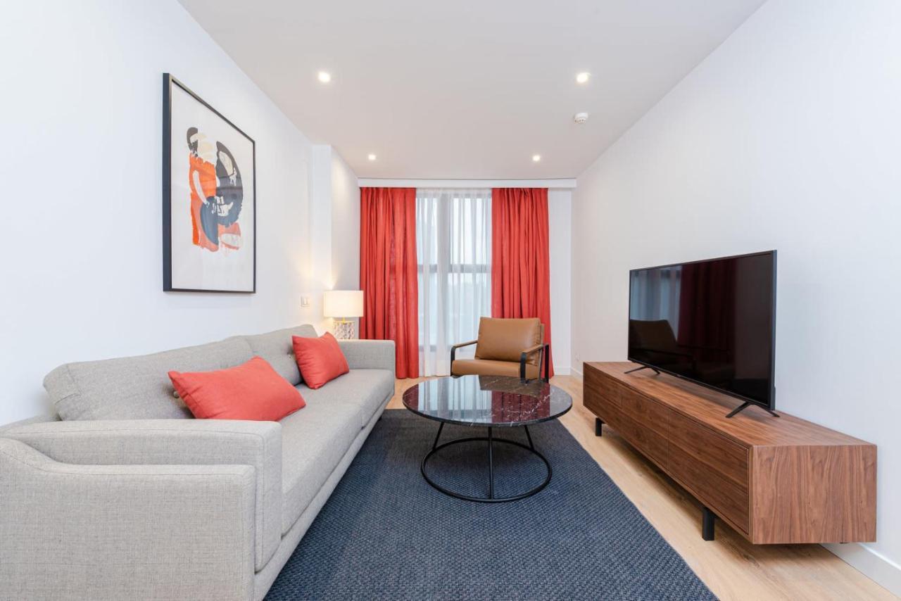 Unique And Sophisticated Design Homes In Financial Centre Apartment