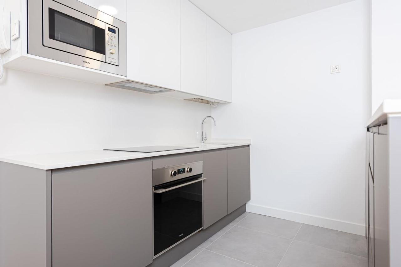 Unique And Sophisticated Design Homes In Financial Centre Apartment Madrid